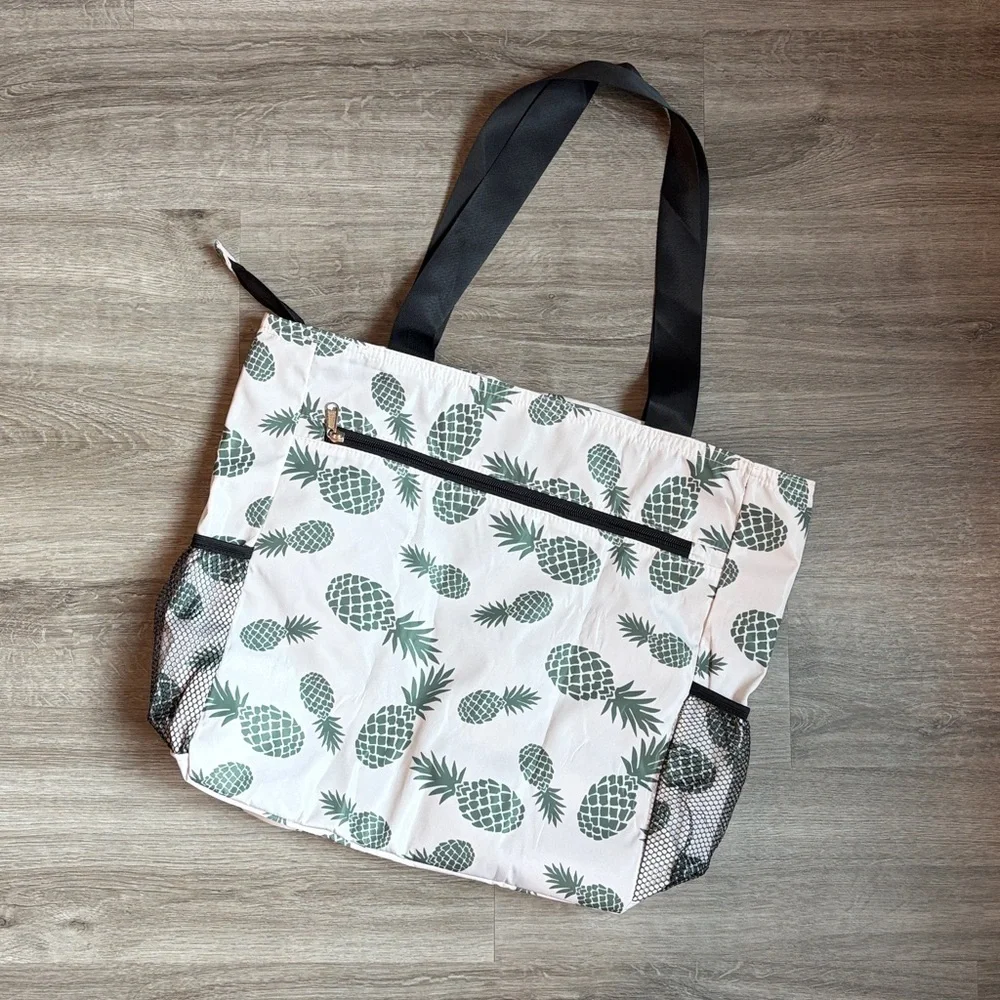 Pineapple print tote bag